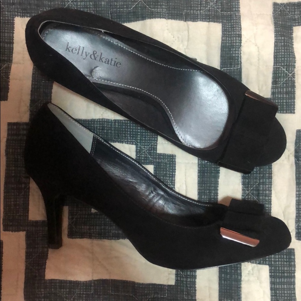 Black velvet heels